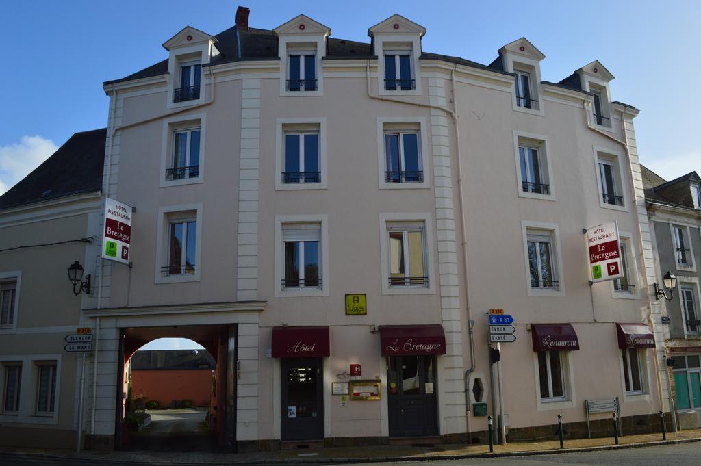 Logis Le Bretagne Hotel Sille-le-Guillaume Bagian luar foto