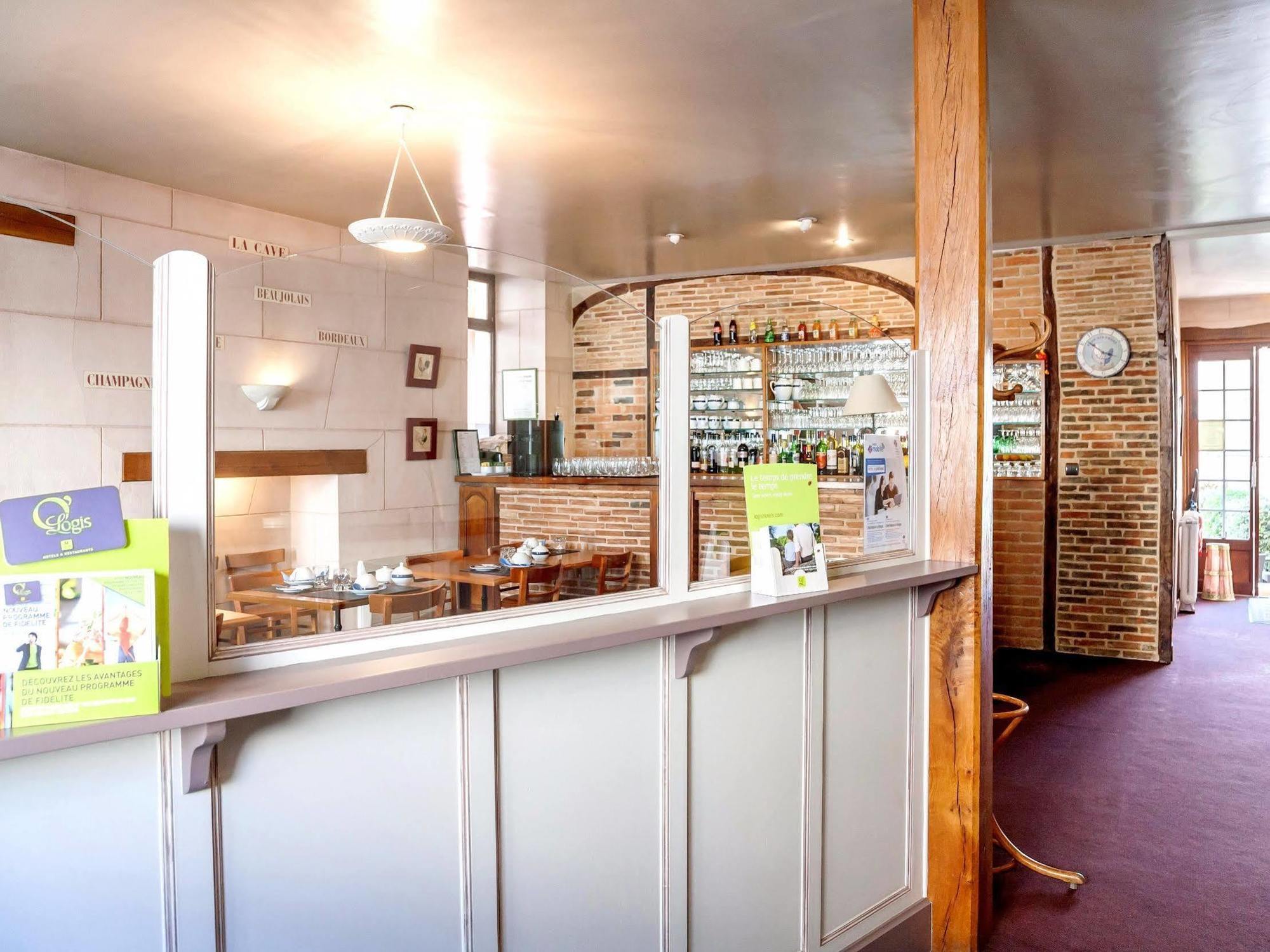 Logis Le Bretagne Hotel Sille-le-Guillaume Bagian luar foto