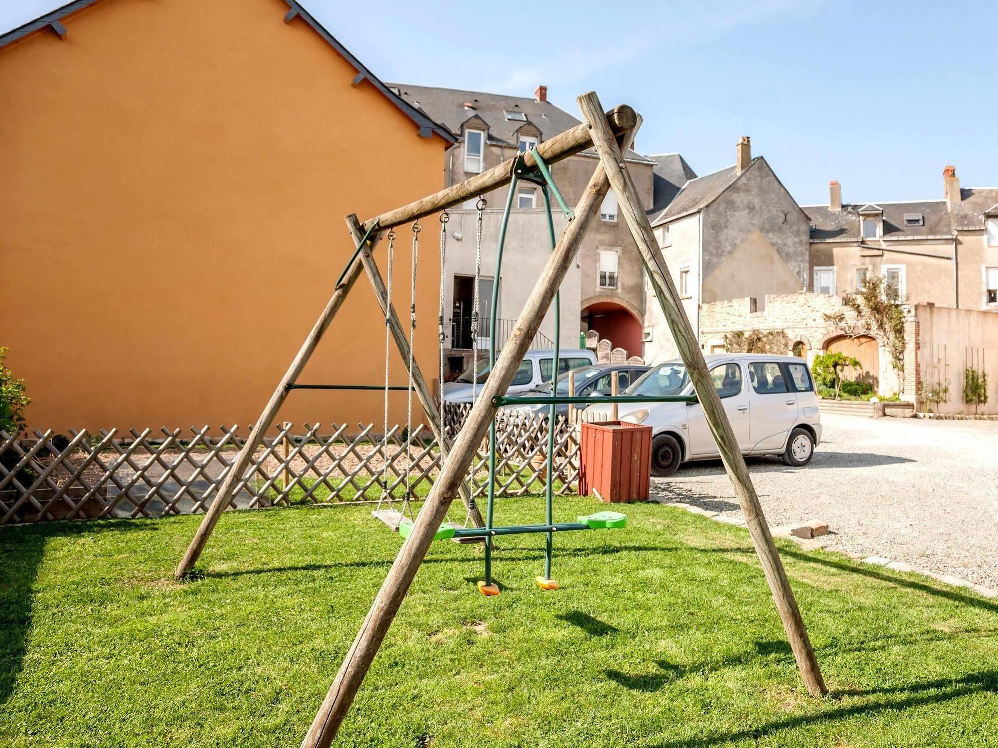 Logis Le Bretagne Hotel Sille-le-Guillaume Bagian luar foto