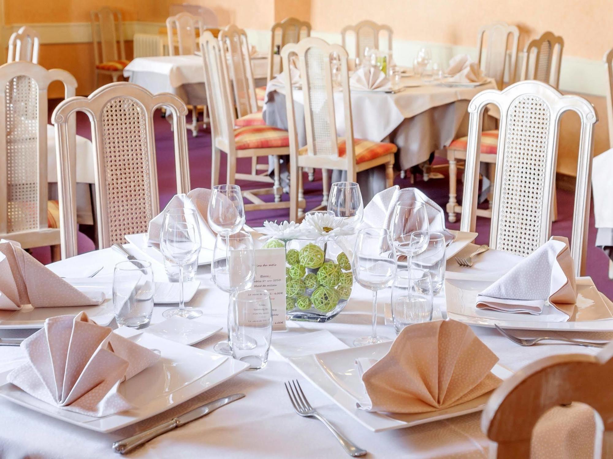 Logis Le Bretagne Hotel Sille-le-Guillaume Bagian luar foto